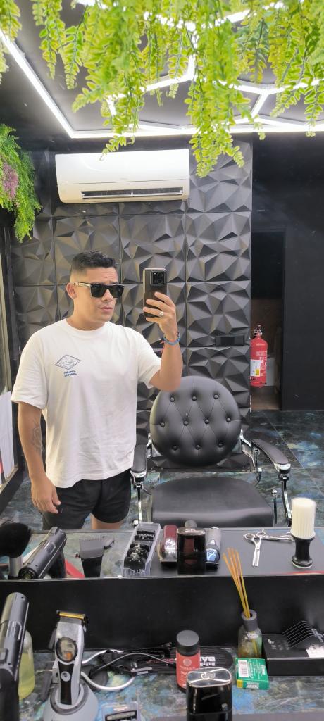 633307349: Chico busca chica en Ibiza
