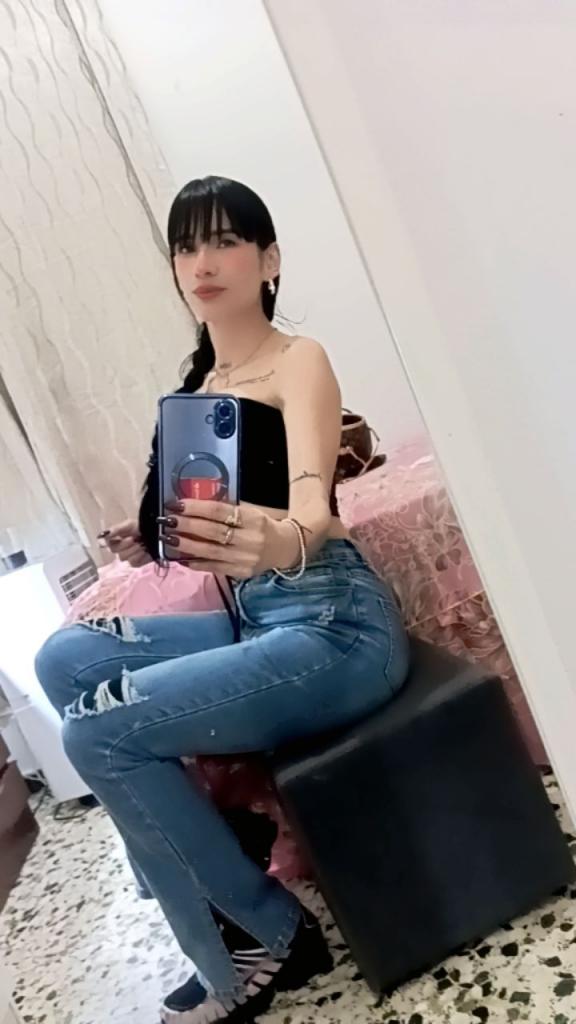 642095089: Chica busca chico en Barcelona