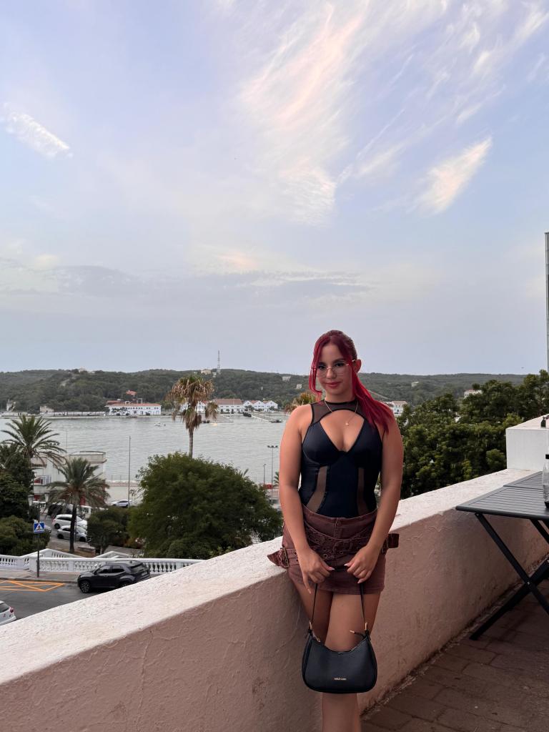 Chica busca chico en Menorca: 