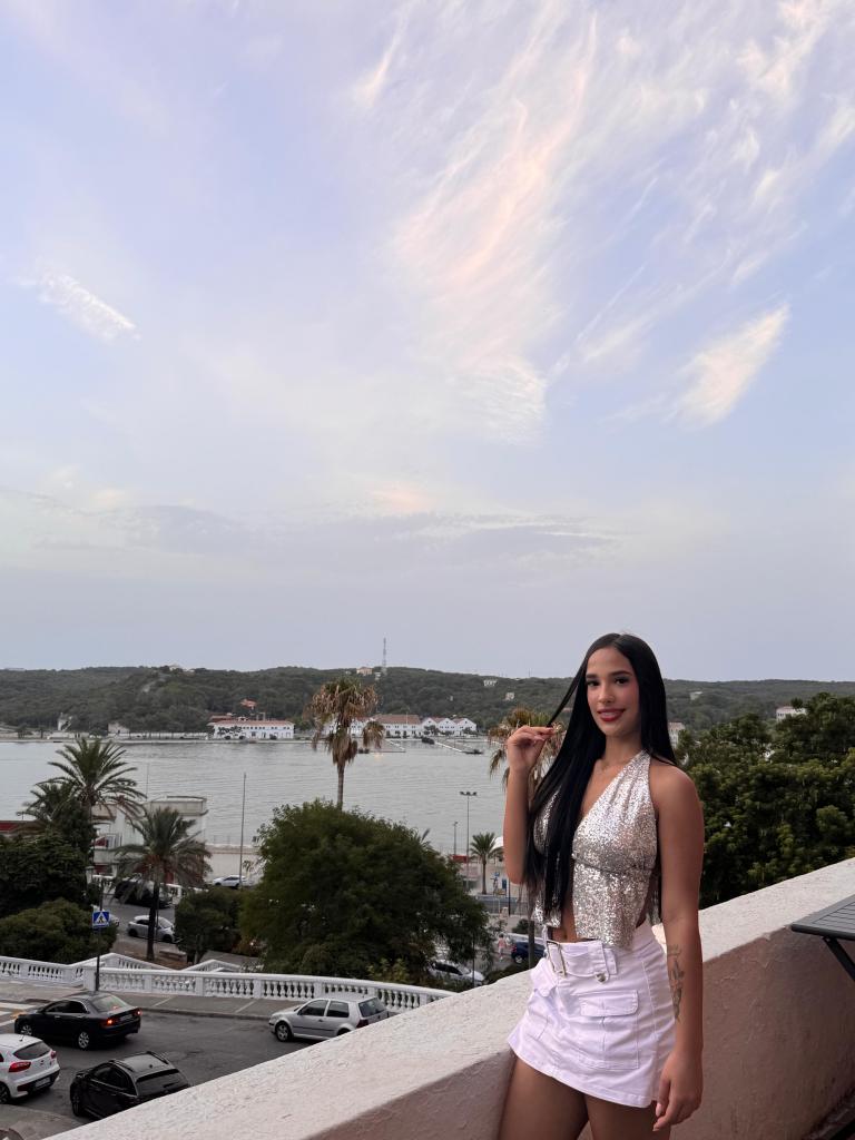 641992863: Chica busca chico en Menorca