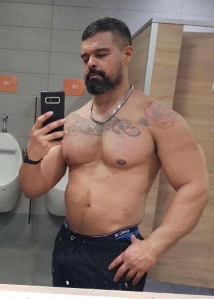 687716981: Chico busca chica en Madrid