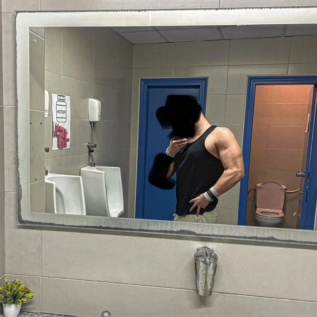 Chico busca chica en Sevilla: 