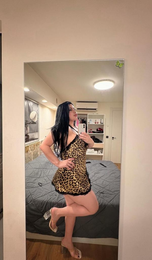 Chica busca chico en Ibiza: 