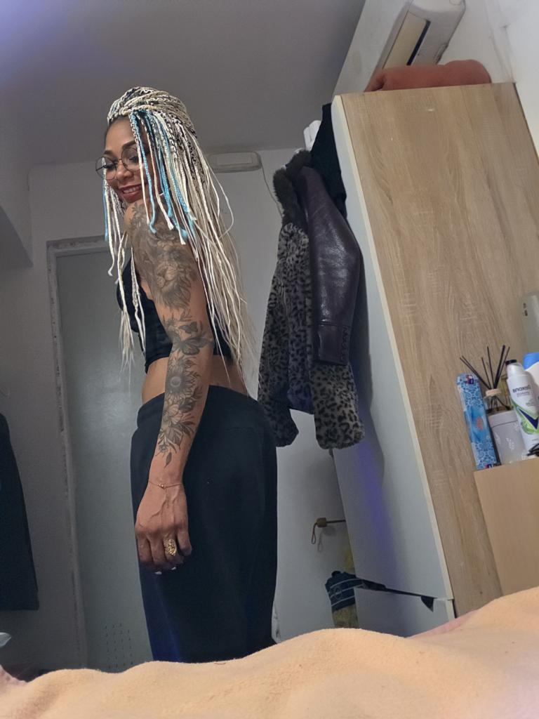 Chica busca chico en Ibiza: 