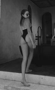 613434009: Chica busca chico en Tenerife