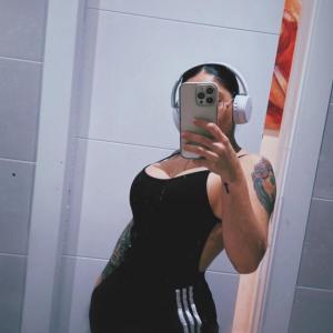 647062700: Chica busca chico en Málaga