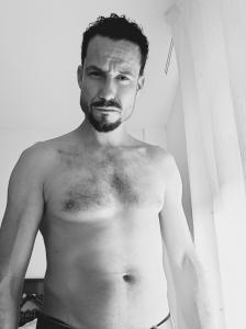 645403873: Chico busca chica en Las Palmas