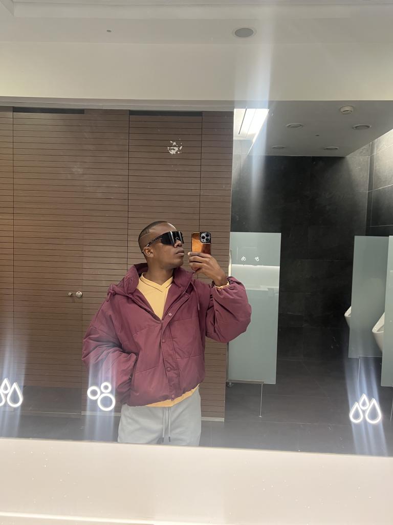 Chico busca chica en Málaga: 