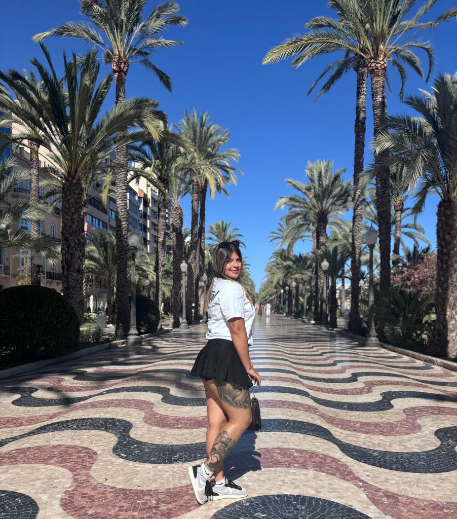 Chica busca chico en Almería: 