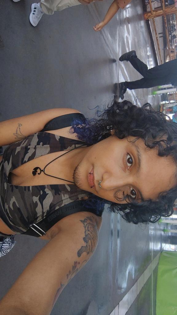 635129739: Chica busca chico en Barcelona