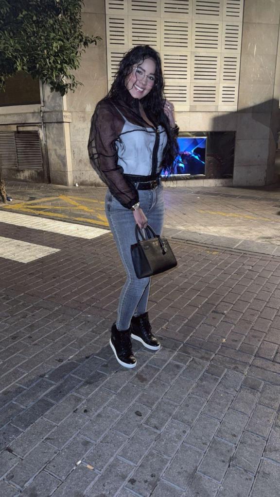 Chica busca chico en Granada: 