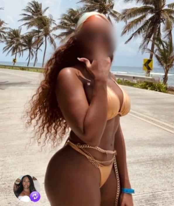 Chica busca chico en Almería: 