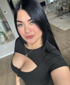 604885306: Chica busca chico en La Coruña