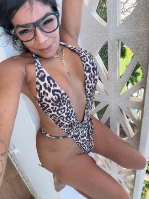 643773073: Chica busca chico en Tenerife