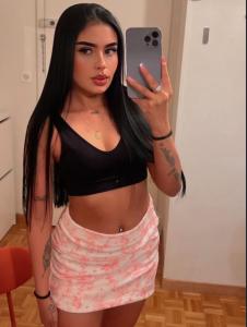 614289436: Chica busca chico en Barcelona