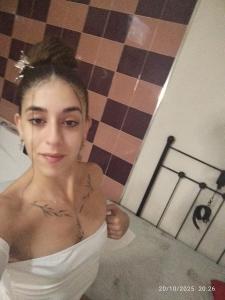 624994034: Chica busca chico en Sevilla