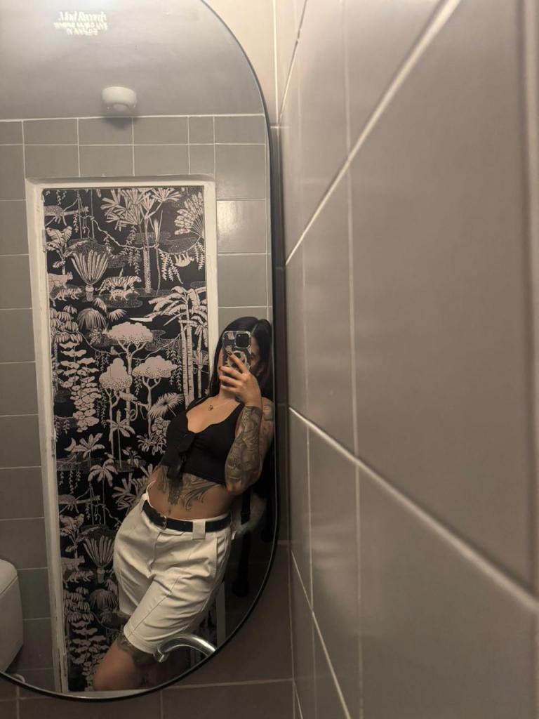 Chica busca chico en Valencia: Chica busca chico