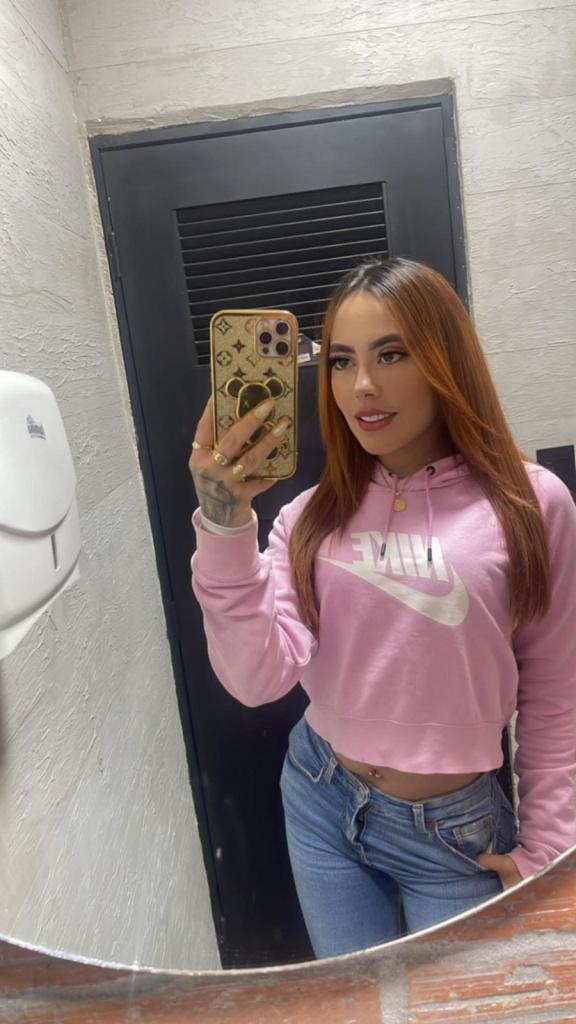 631097366: Chica busca chico en Barcelona