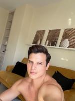 692972990: Chico busca chica en Valencia