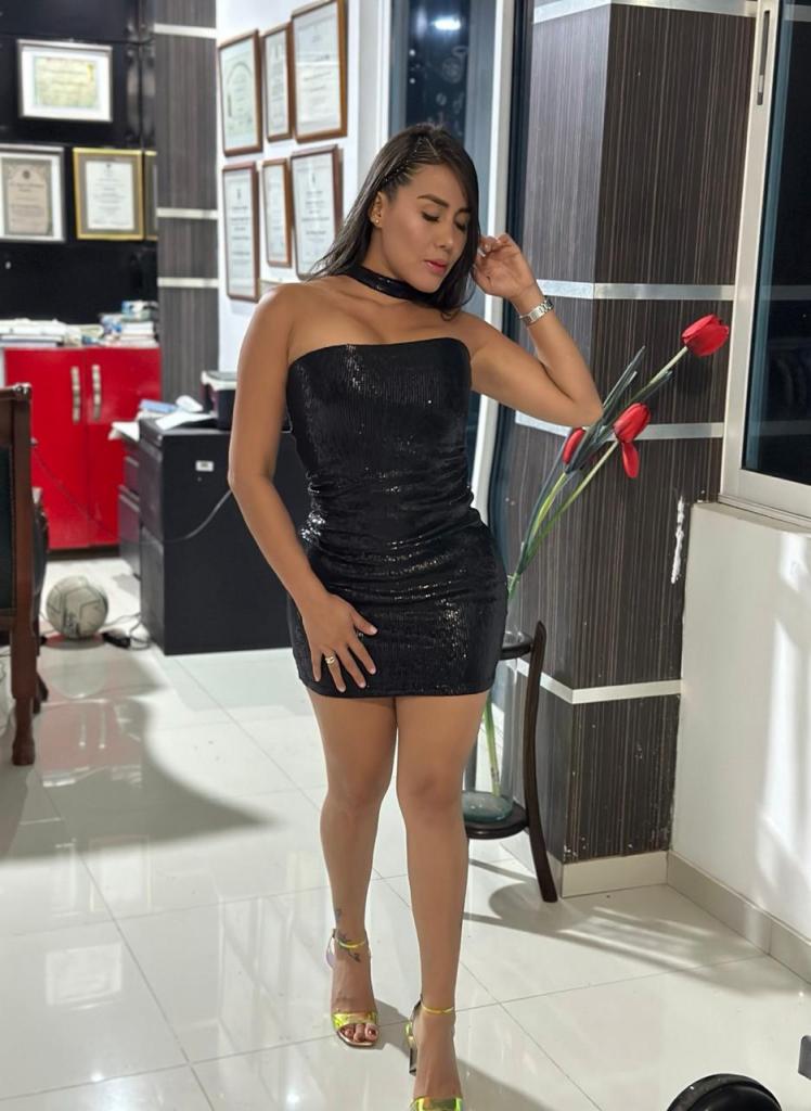 661565451: Chica busca chico en Sevilla