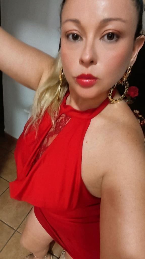 Chica busca chico en Cádiz: 