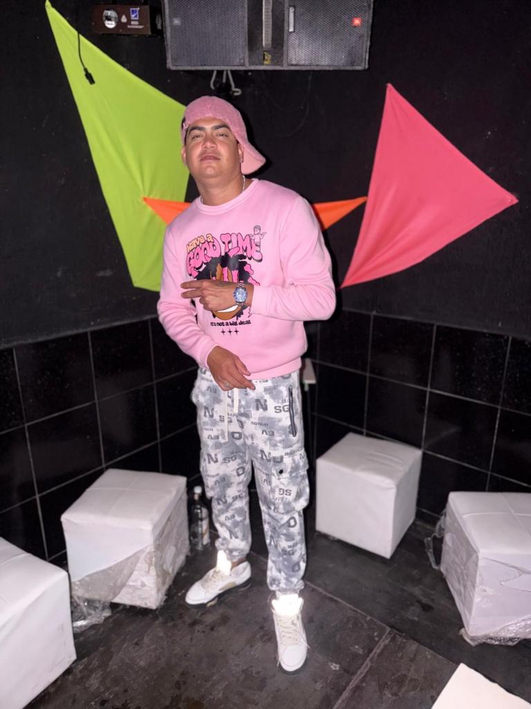 604110863: Chico busca chica en Madrid
