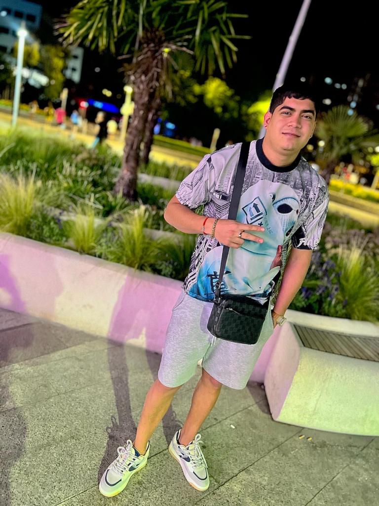 604110863: Chico busca chica en Madrid