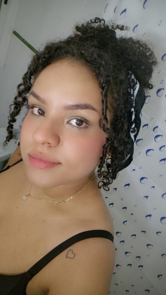 Chica busca chico en Alicante: Chica busca chico