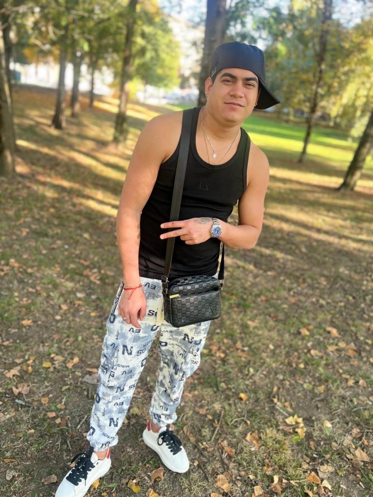 604110863: Chico busca chica en Madrid