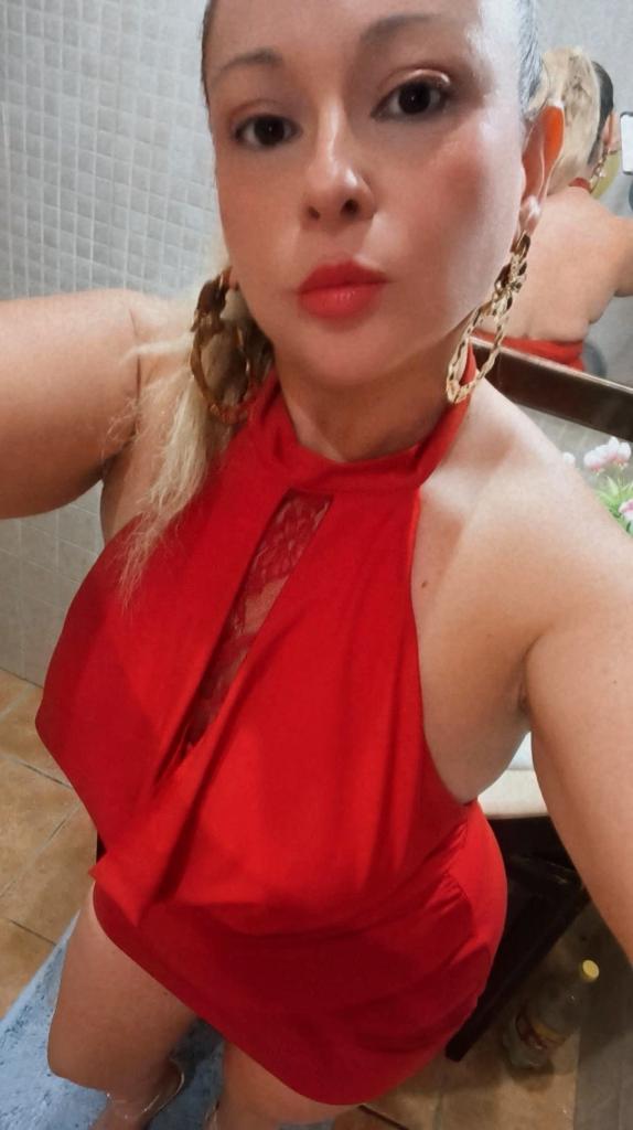 Chica busca chico en Cádiz: 