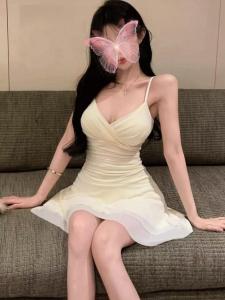654948221: Chica busca chico en Barcelona
