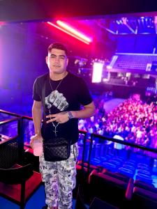 604110863: Chico busca chica en Madrid