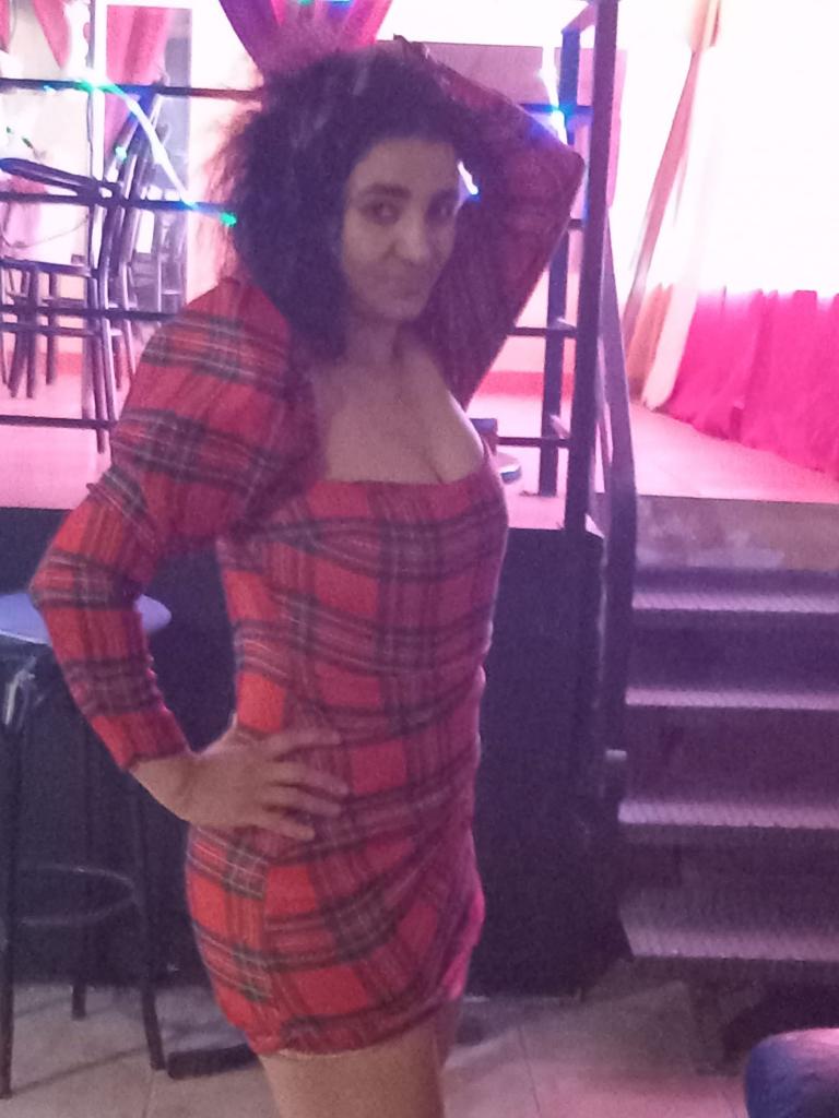 663089868: Chica busca chico en Alicante