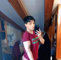 663975239: Chico busca chica en Barcelona