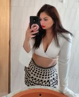 654659343: Chica busca chico en Madrid