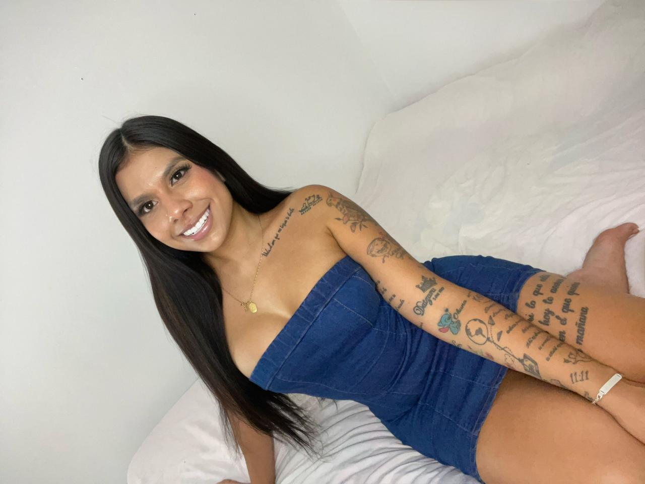 698640061: Chica busca chico en Gerona
