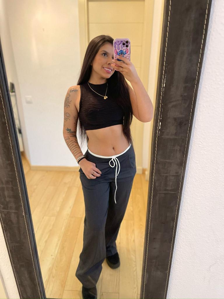 698640061: Chica busca chico en Gerona