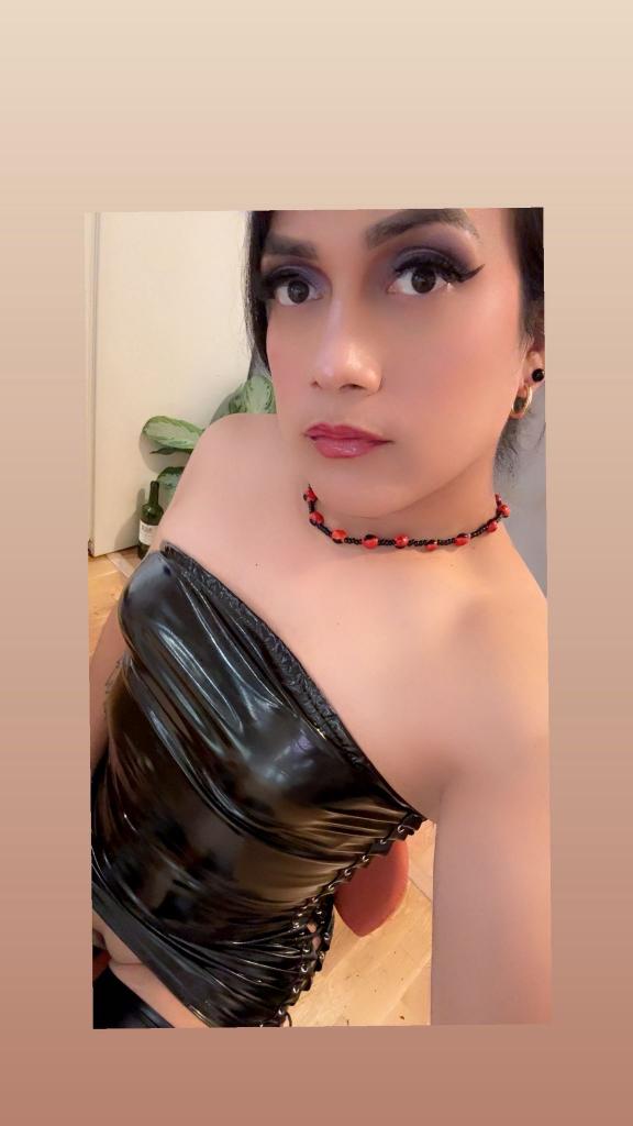 653766613: Transexual en La Coruña