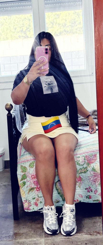 670319531: Chica busca chico en Alicante