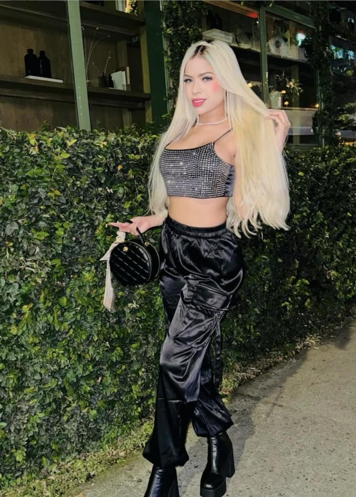 642187315: Chica busca chico en Barcelona