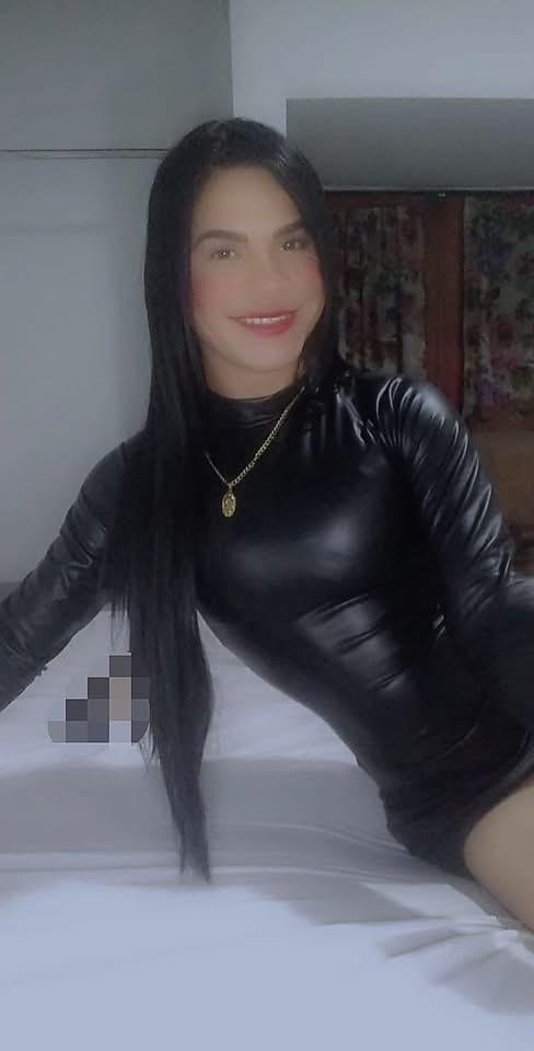 658596027: Travesti en León