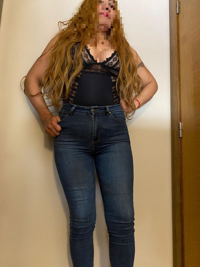 672942192: Chica busca chico en La Coruña
