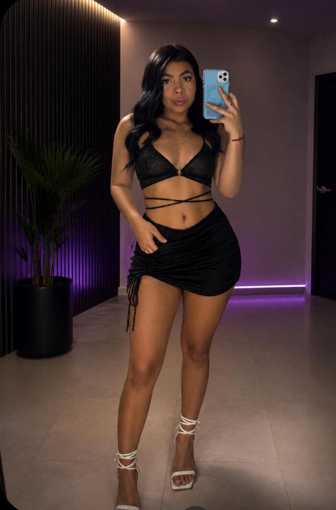 Chica busca chico en Alicante: Chica busca chico