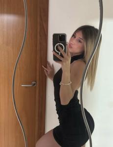 634048007: Chica busca chico en Barcelona