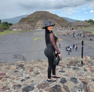 631061663: Chica busca chico en Barcelona