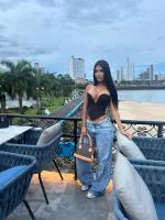 670372858: Chica busca chico en Málaga
