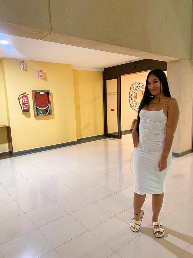 613808828: Chica busca chico en Tenerife