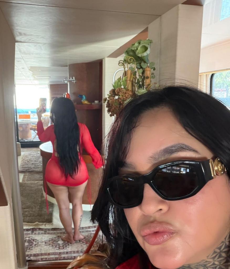 647451034: Chica busca chico en Barcelona