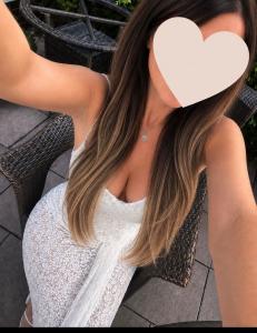 677324142: Chica busca chico en Barcelona