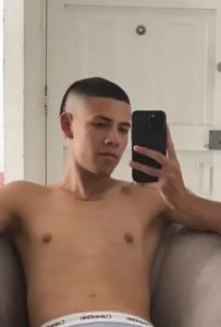 Chico busca chica en Sevilla: 